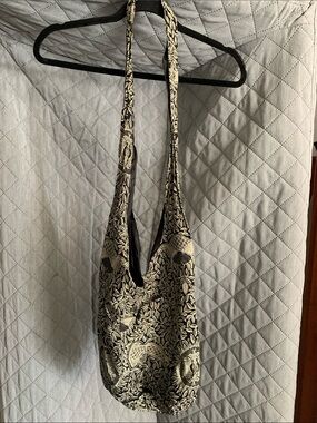 #506 Black and Cream Floral Sling Shoulder Bag